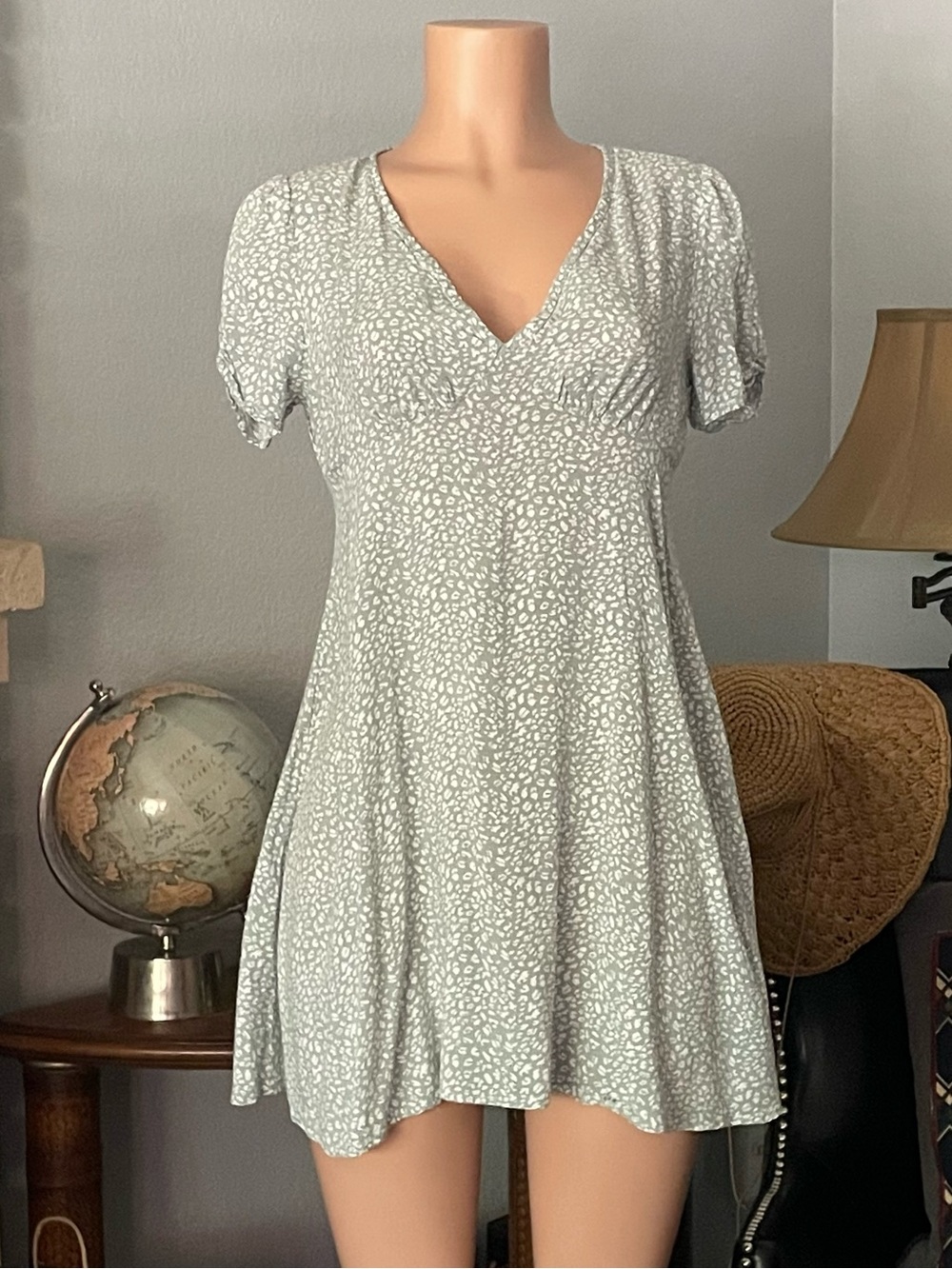💥 6/$35 💥 SHEIN Sage Green White Ditsy Leopard Print Mini Dress Puff Sleeve
